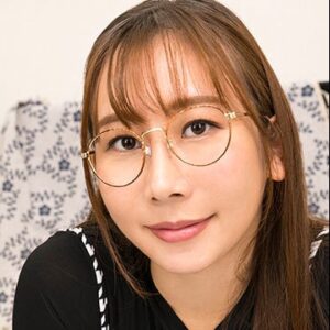 栄川まりな
