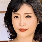 関彩華